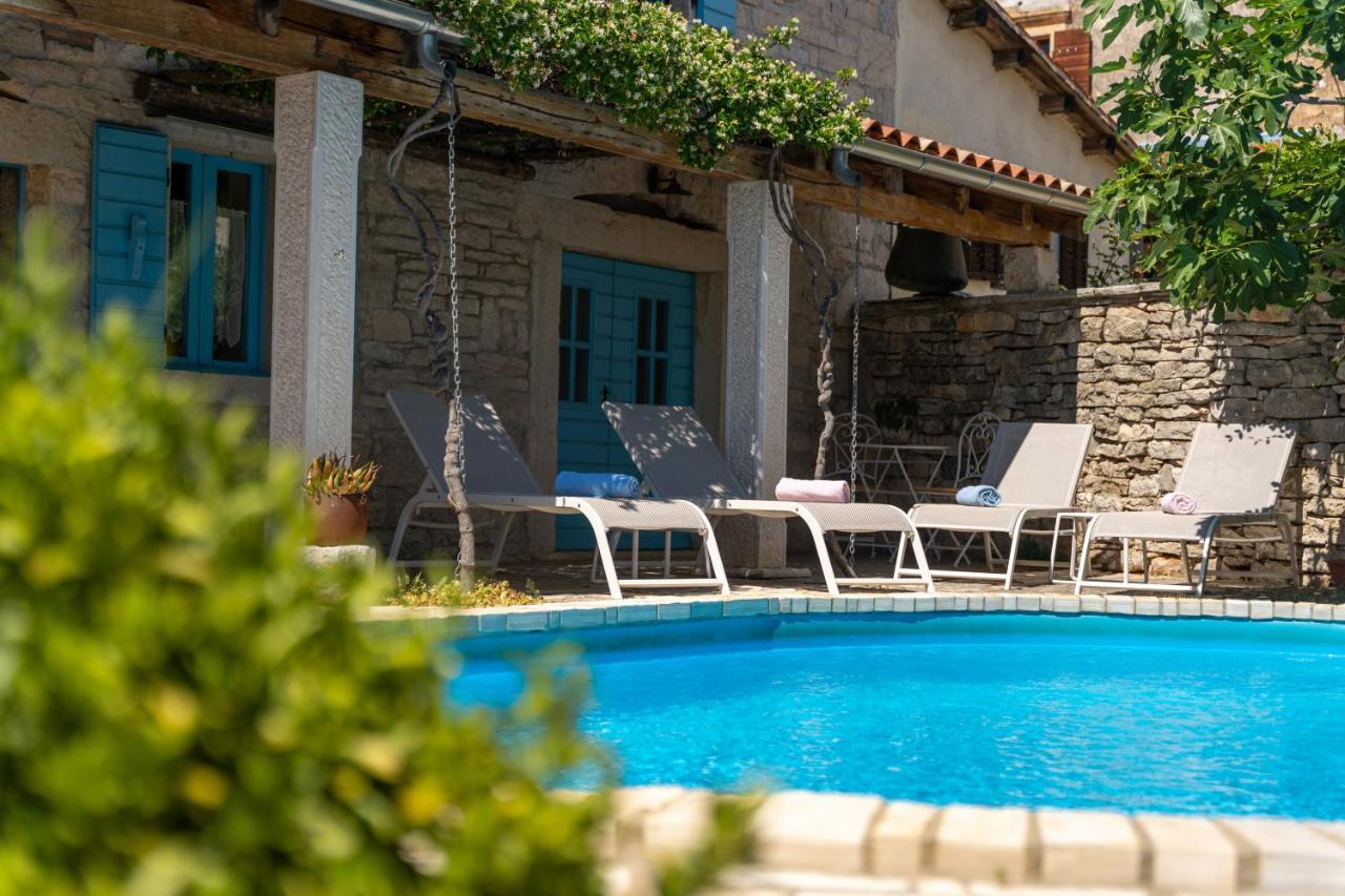 Villa Janko Sveti Lovreč Pazenatički Exteriör bild