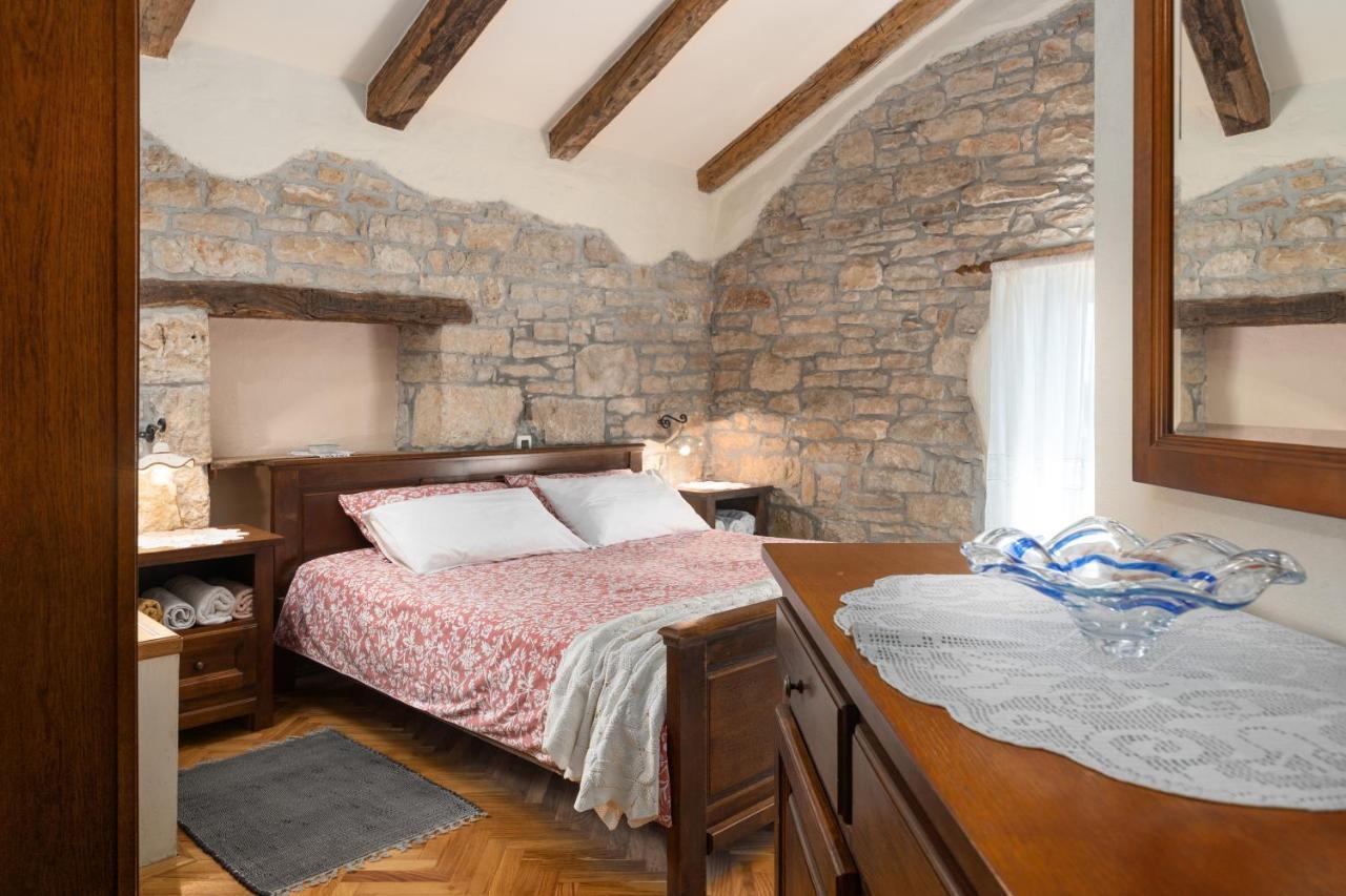 Villa Janko Sveti Lovreč Pazenatički Exteriör bild