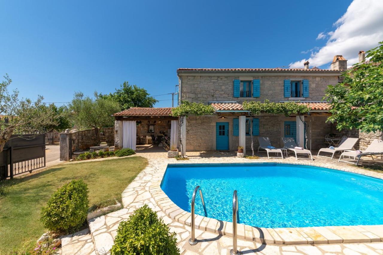 Villa Janko Sveti Lovreč Pazenatički Exteriör bild