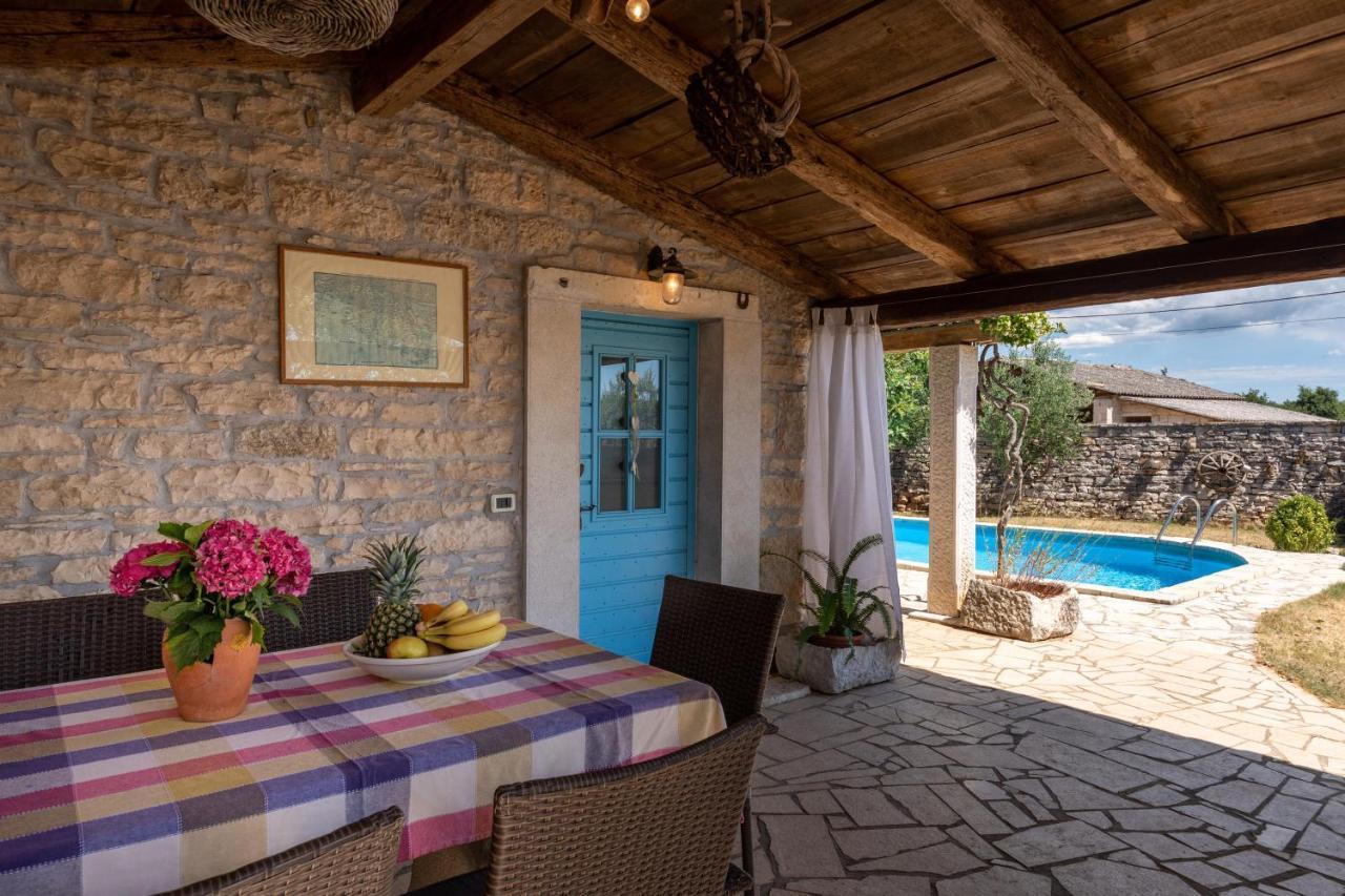Villa Janko Sveti Lovreč Pazenatički Exteriör bild